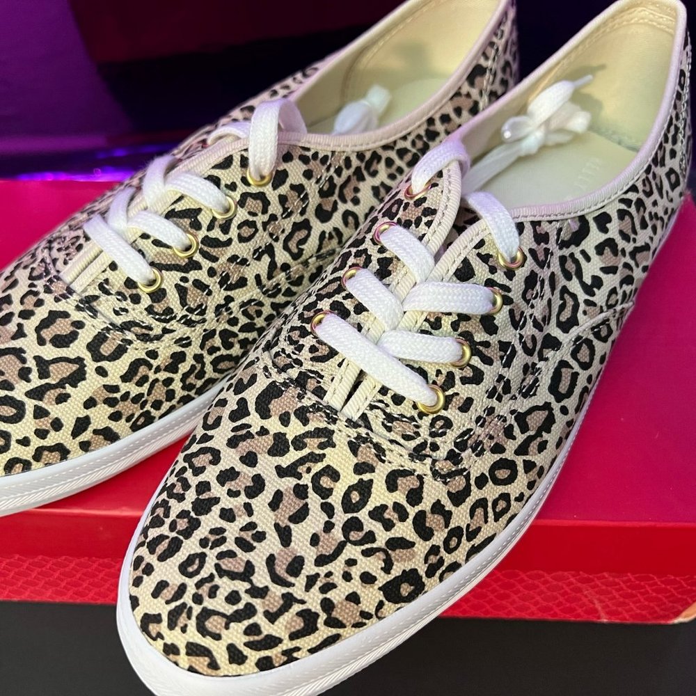 Kelly & Katie Gia Sneaker